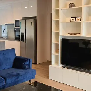 Luxury Isabel Apartment