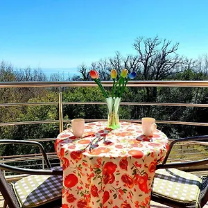 Starry Night - Smart Tv, Extra Big Bed, Big Bathtub, Private Parking, Sea View, Wifi, 2bedrooms Apartament